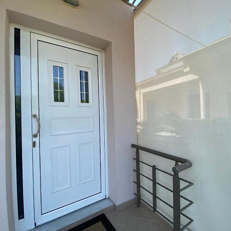 Cozy And Quiet Mini City Apartment Trikala  Exterior foto