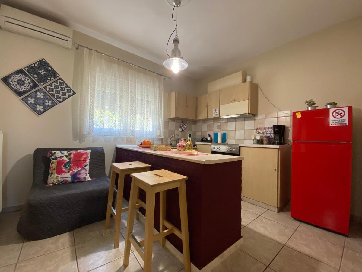 Cozy And Quiet Mini City Apartment Trikala  Exterior foto