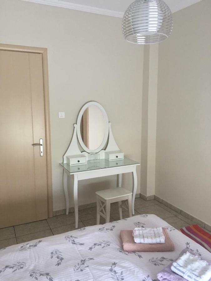 Cozy And Quiet Mini City Apartment Trikala  Exterior foto